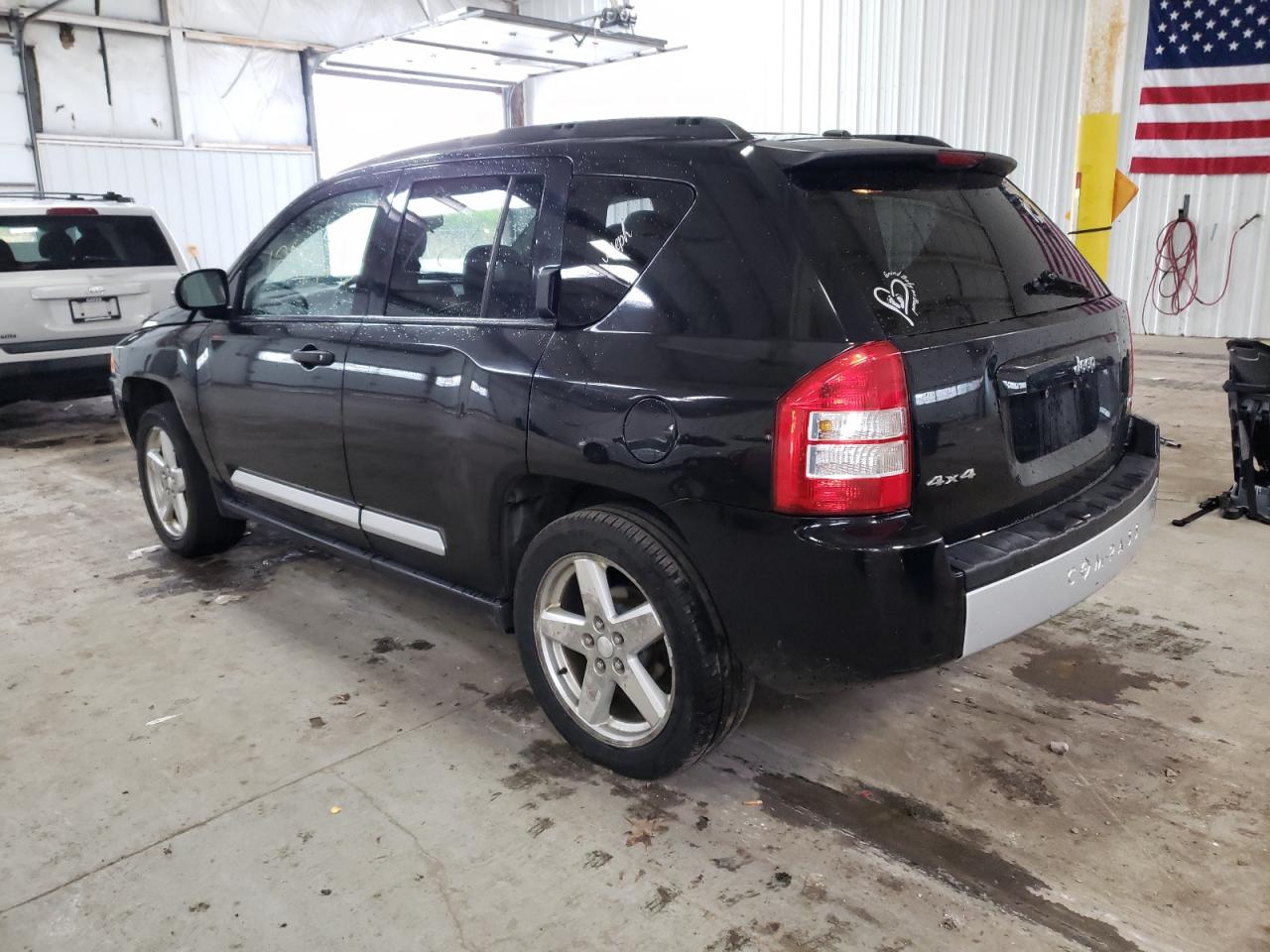 Photo 3 from auction – 2007 JEEP COMPASS LI with VIN 1J8FF57W67D277442