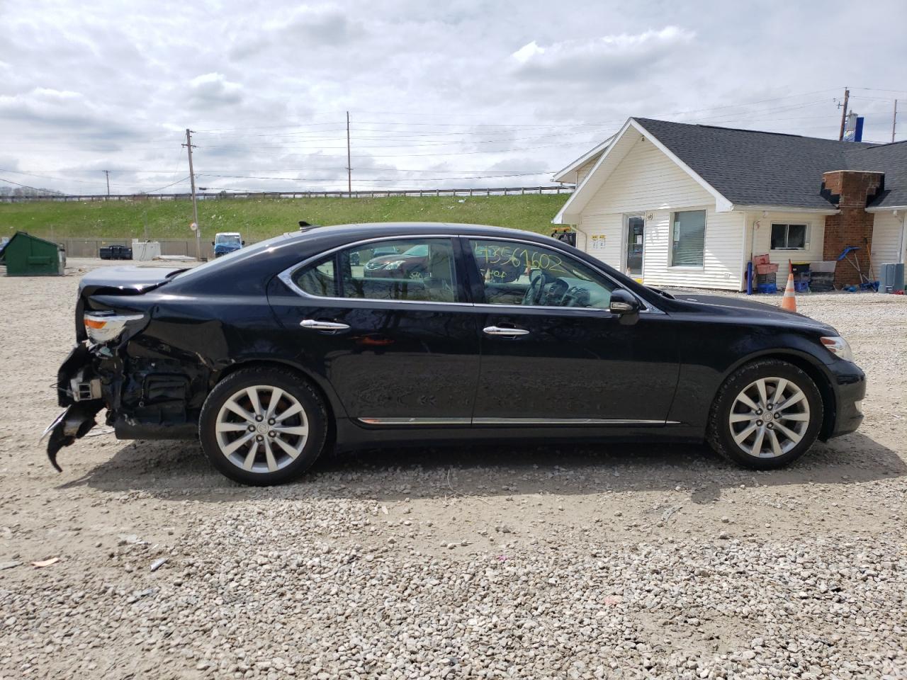 Photo 9 from auction – 2011 LEXUS LS 460 with VIN JTHCL5EF5B5009392