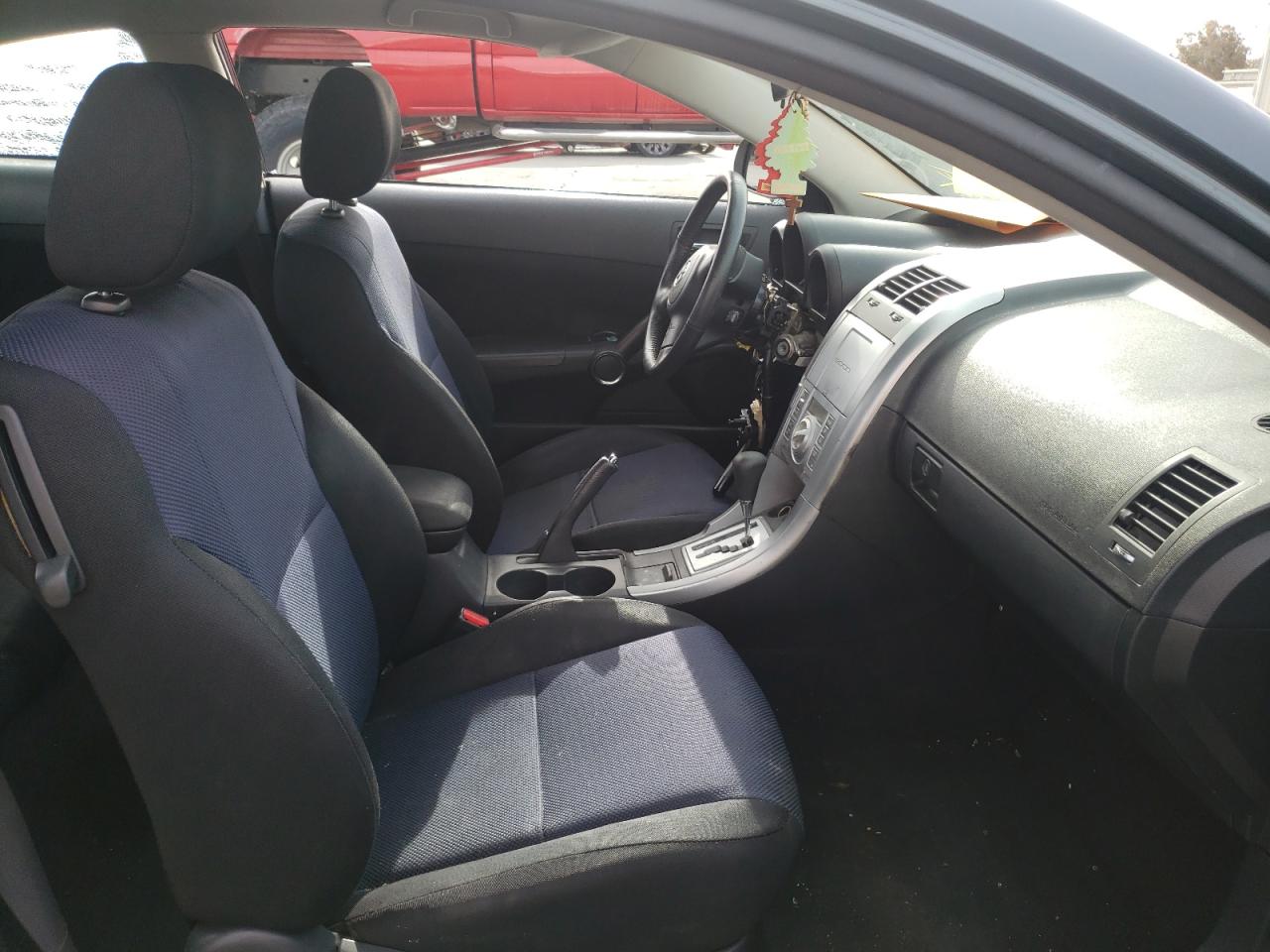 Photo 5 from auction – 2005 TOYOTA SCION TC with VIN JTKDE177350040102