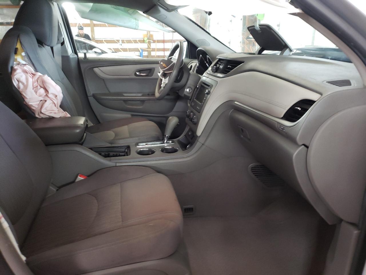 Photo 5 from auction – 2014 CHEVROLET TRAVERSE L with VIN 1GNKRFKD3EJ332685