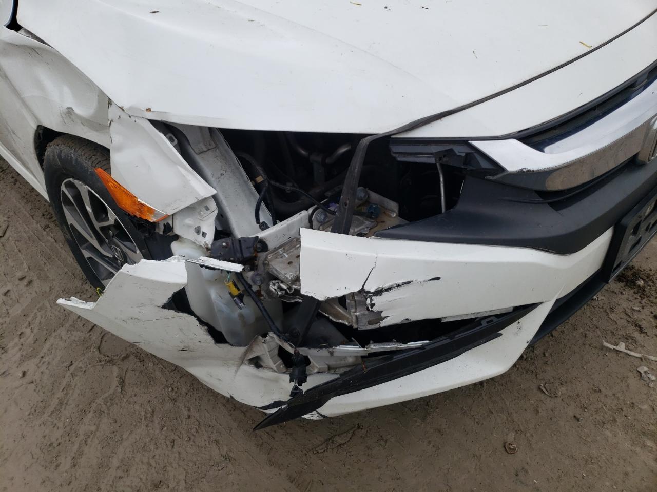 Photo 9 from auction – 2016 HONDA CIVIC EX with VIN 19XFC2F71GE094036
