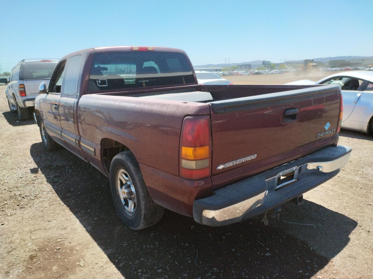 Photo 3 from auction – 2000 CHEVROLET SILVERADO with VIN 2GCEC19V5Y1395875