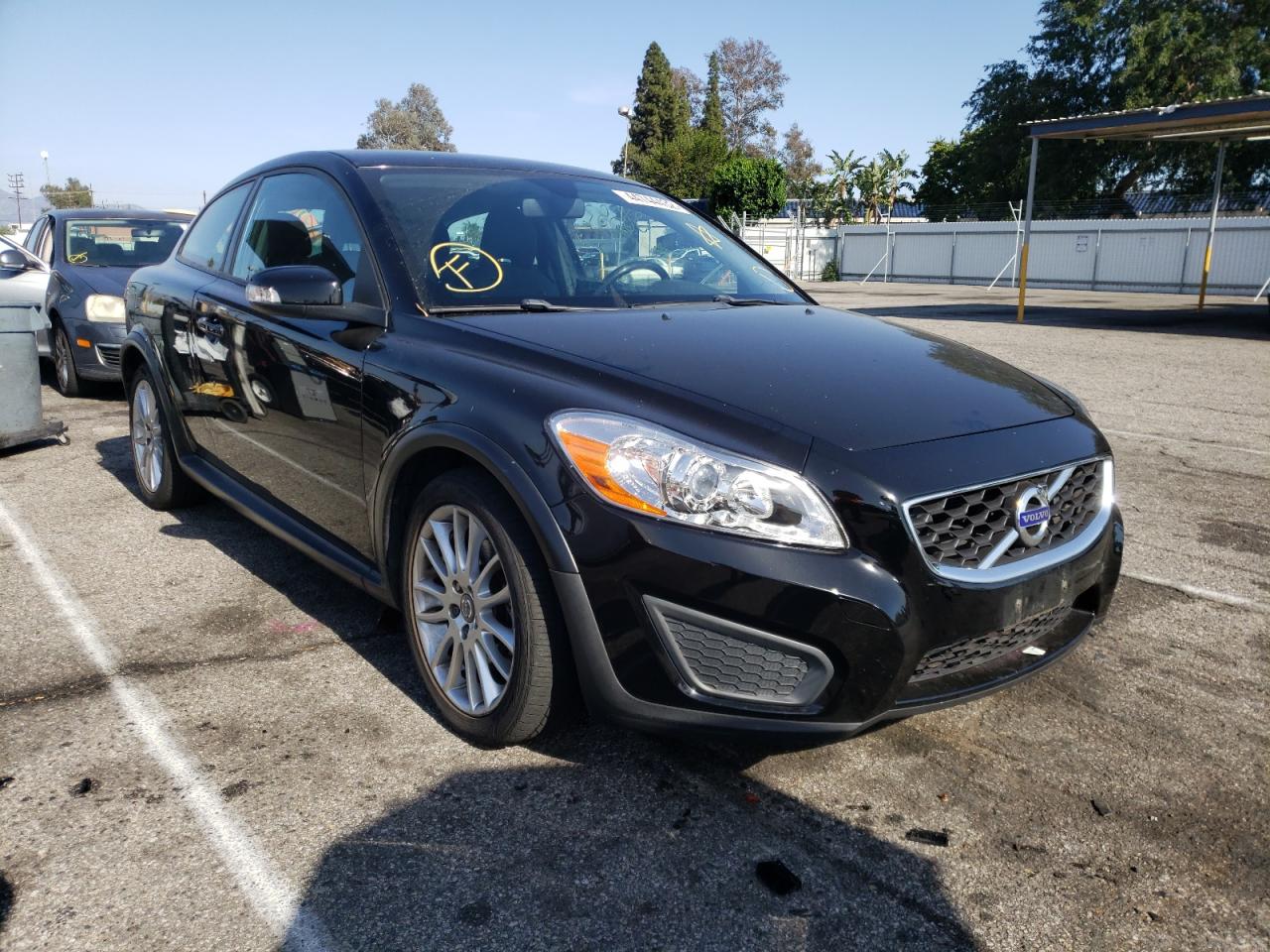 VOLVO C30 T5 2011 with VIN YV1672MK5B2208843 - Photo from auction