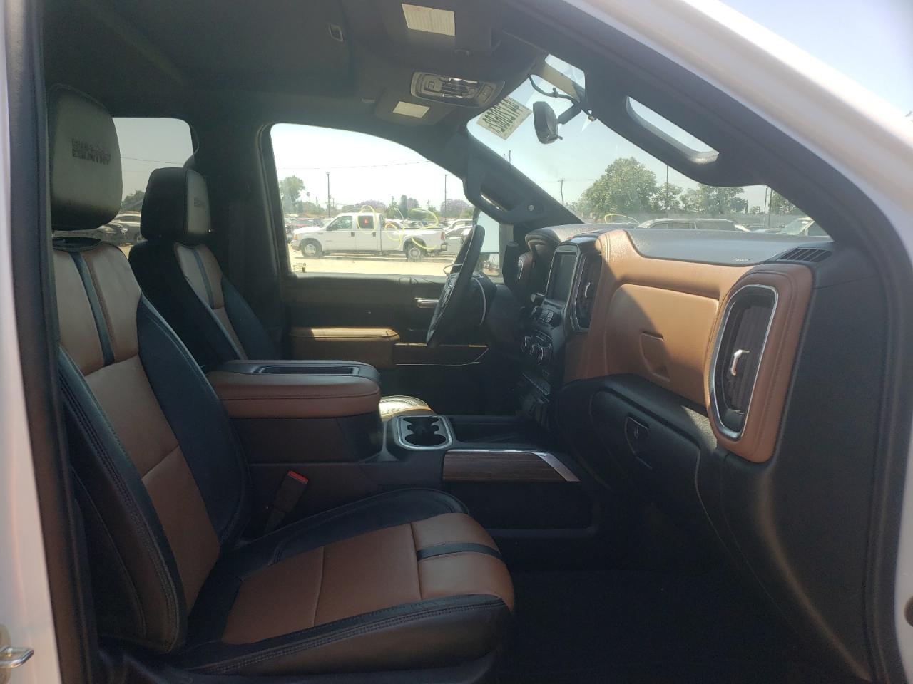 Photo 5 from auction – 2021 CHEVROLET SILVERADO with VIN 1GC4YREY0MF135463