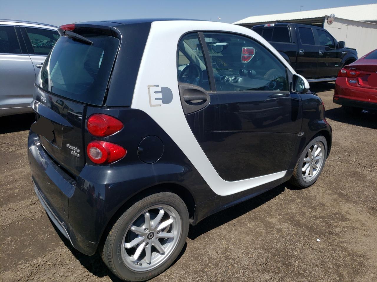 Photo 4 from auction – 2014 SMART FORTWO with VIN WMEEJ9AA3EK800934