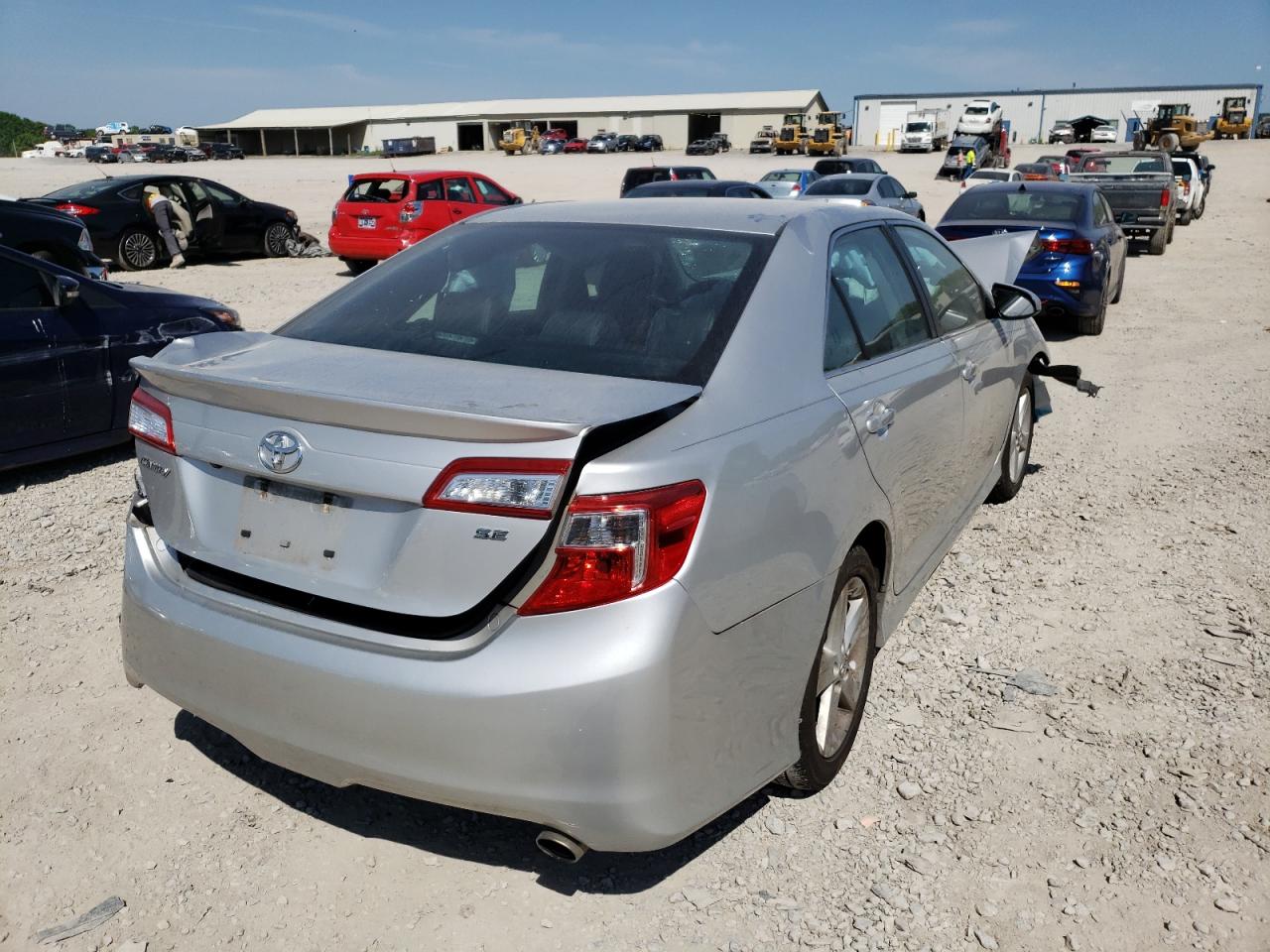 Photo 4 from auction – 2014 TOYOTA CAMRY L with VIN 4T1BF1FK5EU808619