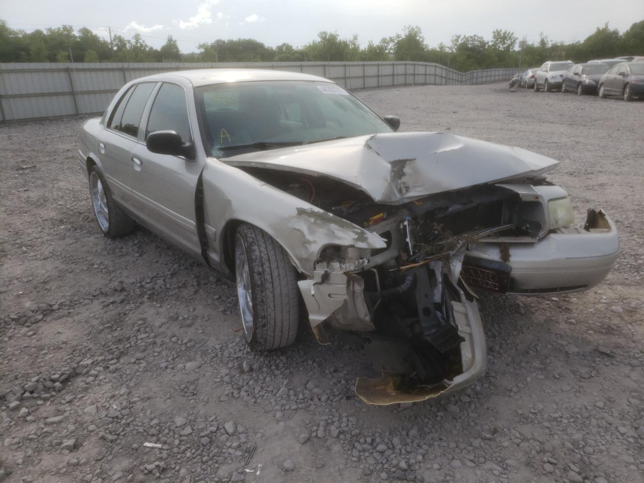 FORD CROWN VICT 2004 with VIN 2FAFP73W34X116692 - Photo from auction