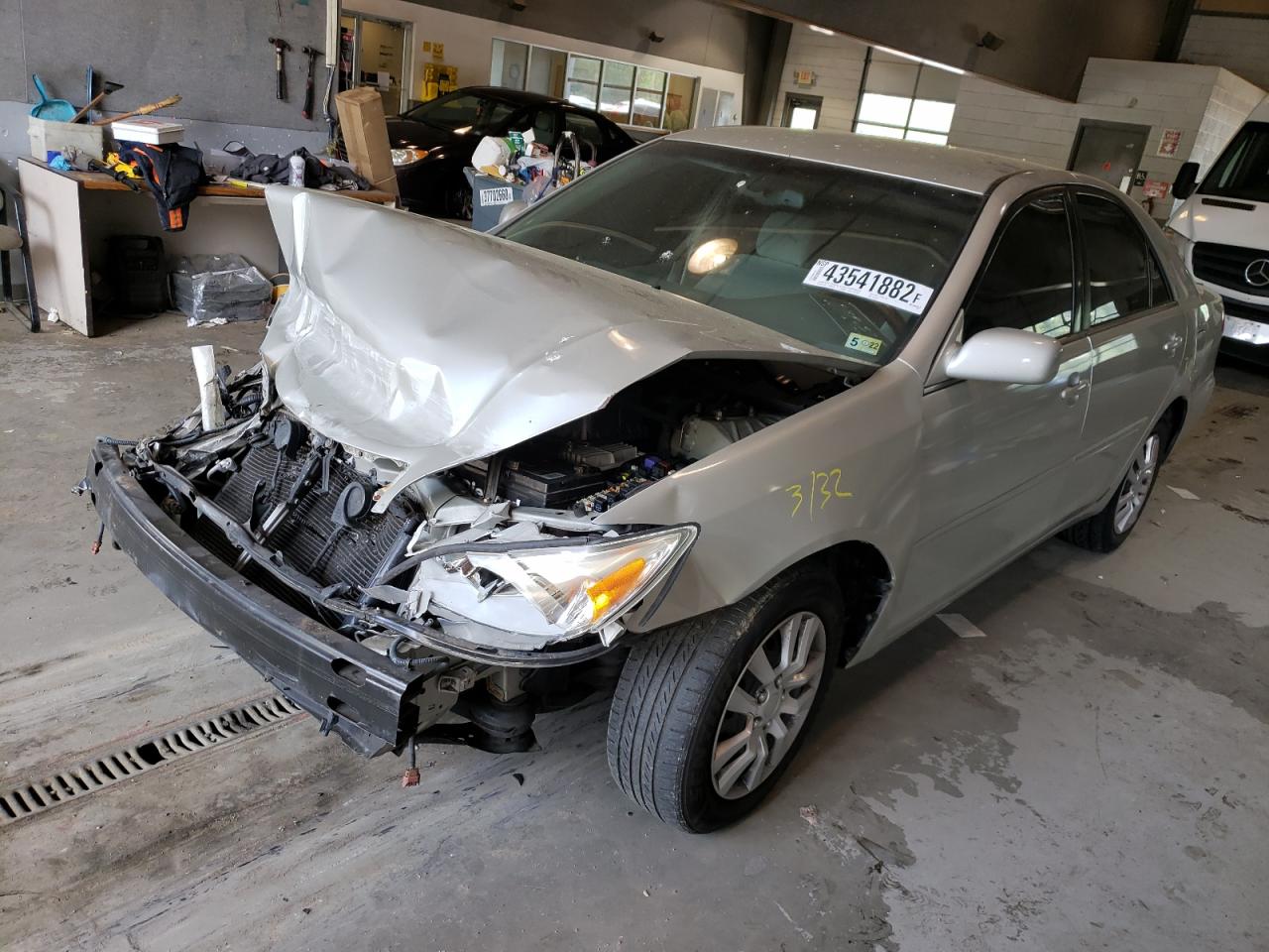 Photo 2 from auction – 2002 TOYOTA CAMRY LE with VIN 4T1BE30K42U073263
