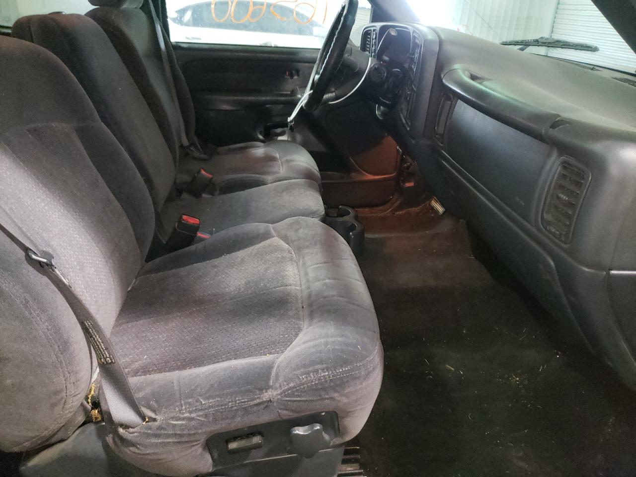 Photo 5 from auction – 2001 CHEVROLET 1500 with VIN 1GCEK19T91E136473