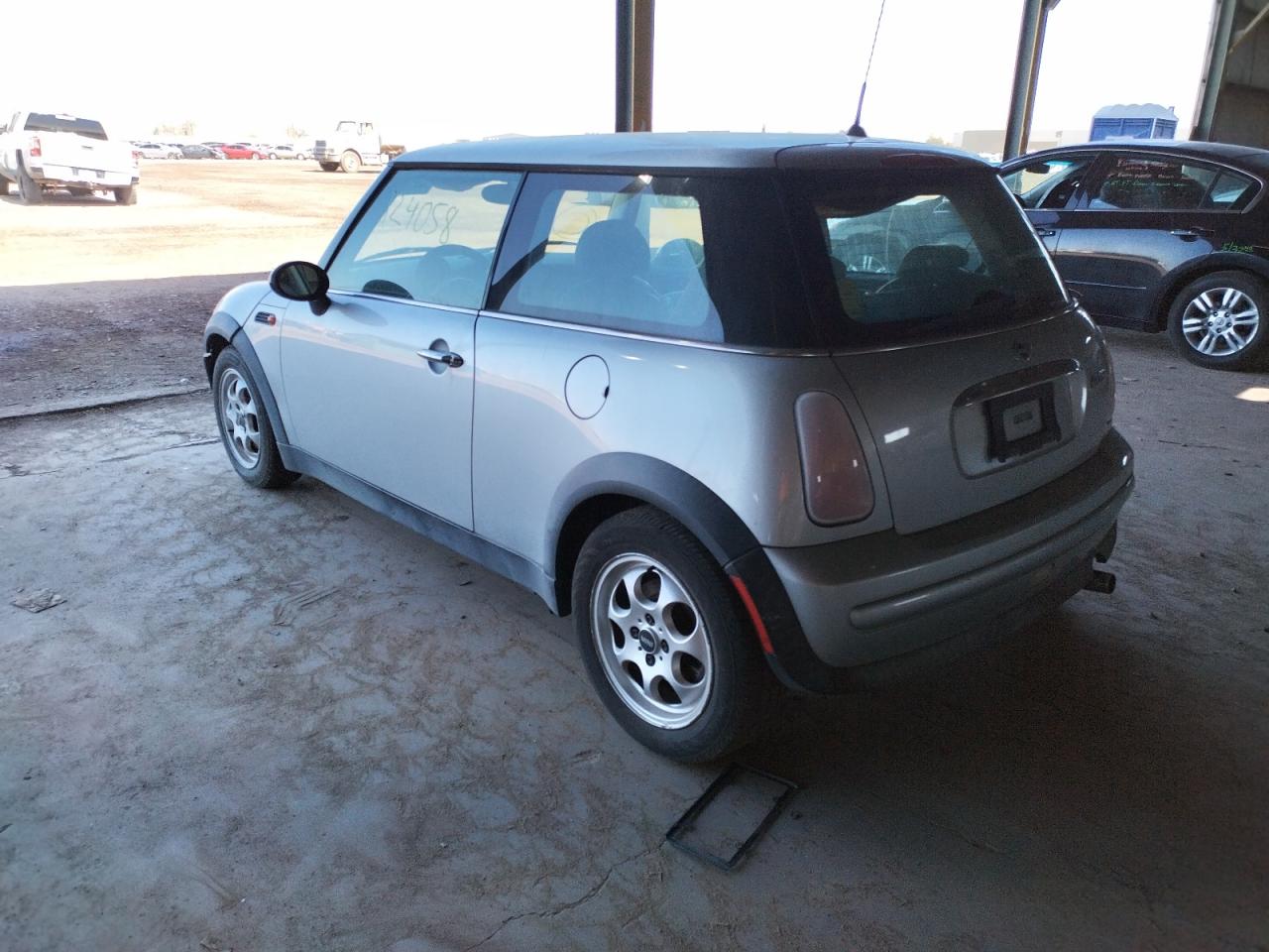 Photo 3 from auction – 2003 MINI COOPER with VIN WMWRC33443TE17011