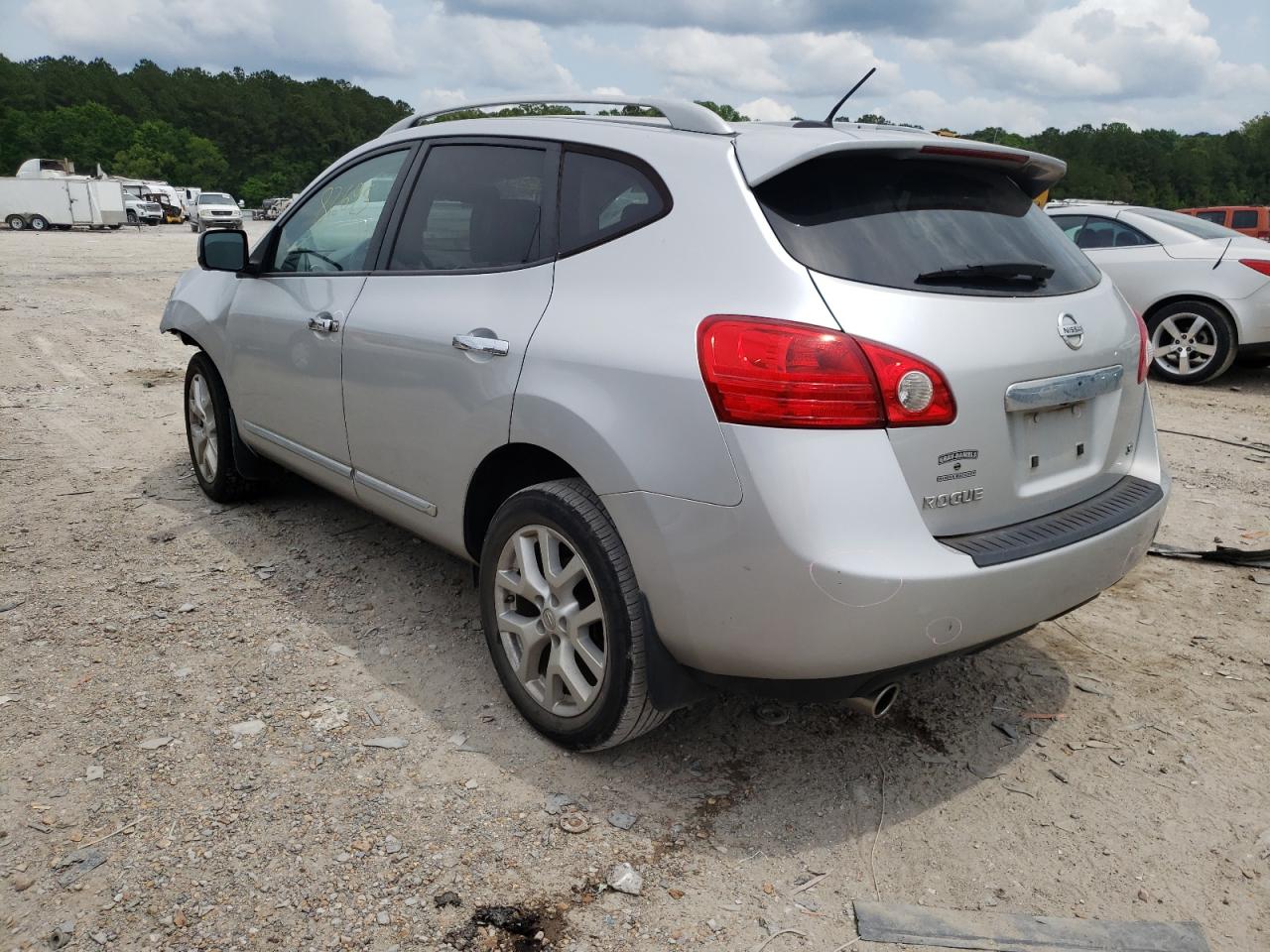 Photo 3 from auction – 2013 NISSAN ROGUE S with VIN JN8AS5MT2DW539906