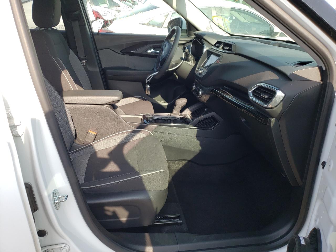 Photo 5 from auction – 2021 CHEVROLET TRAILBLAZE with VIN KL79MRSL4MB169632