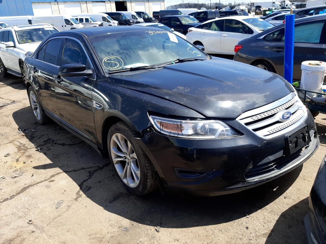 FORD TAURUS SEL 2013 with VIN 1FAHP2E83DG155640 - Photo from auction