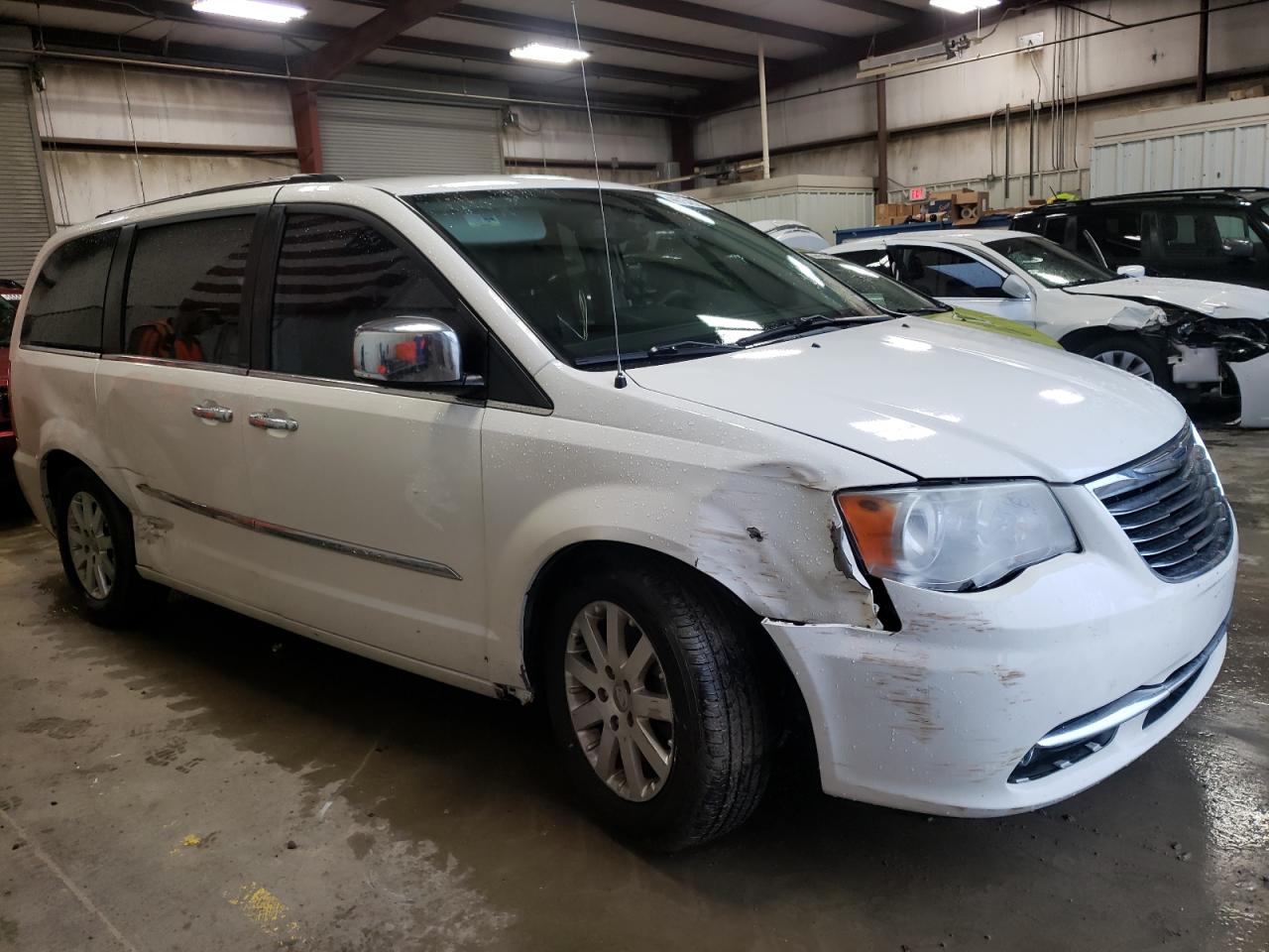 Photo 1 from auction – 2013 CHRYSLER TOWN & COU with VIN 2C4RC1CG2DR745471