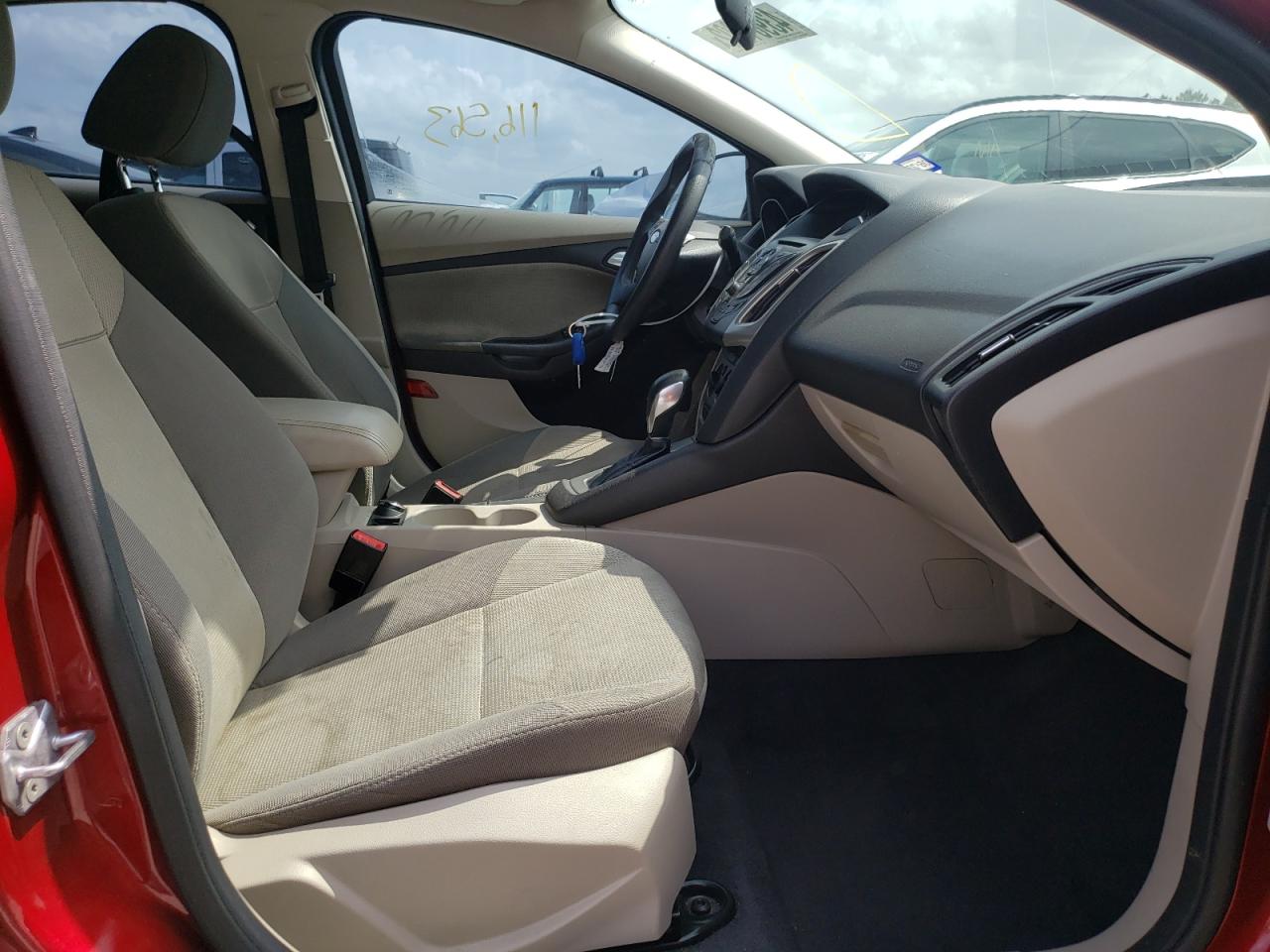 Photo 5 from auction – 2014 FORD FOCUS SE with VIN 1FADP3F21EL246526