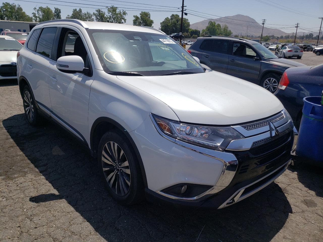 MITSUBISHI OUTLANDER 2020 with VIN JA4AZ3A31LZ025004 - Photo from auction