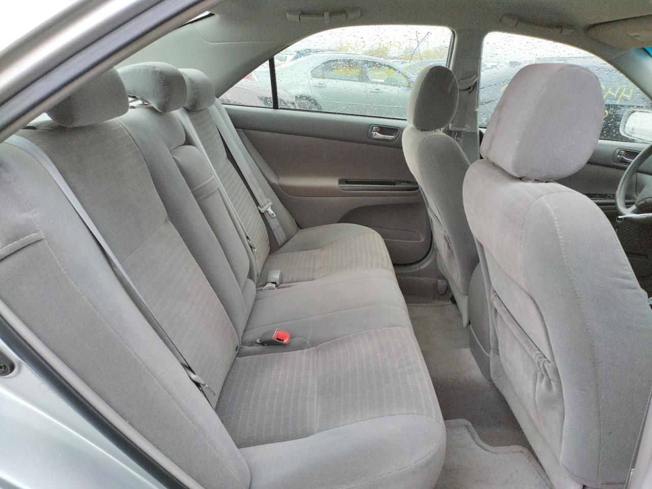 Photo 6 from auction – 2005 TOYOTA CAMRY LE with VIN 4T1BE32K35U094204
