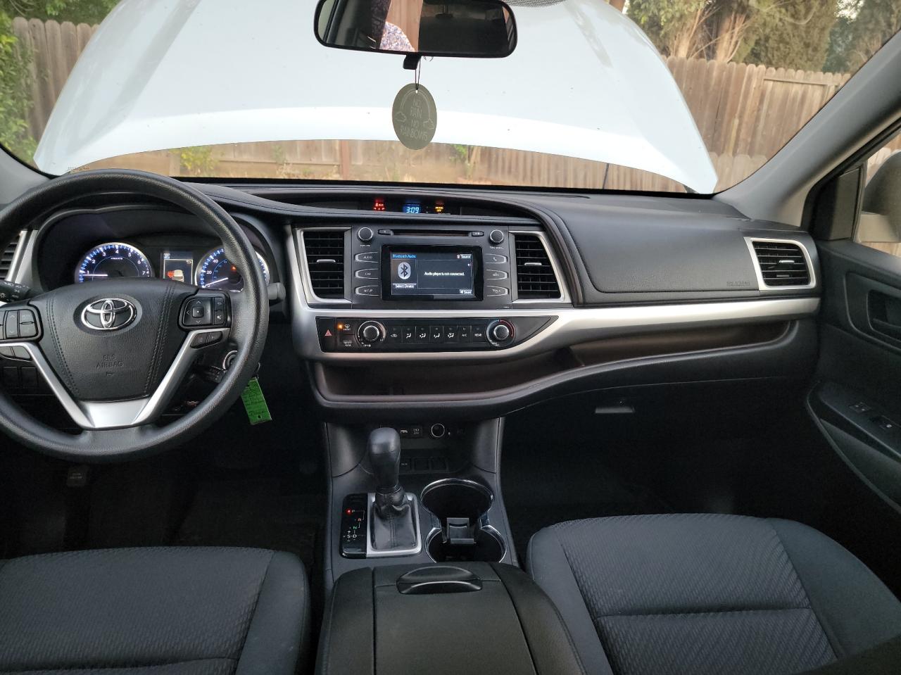 Photo 9 from auction – 2019 TOYOTA HIGHLANDER with VIN 5TDZZRFH9KS290592