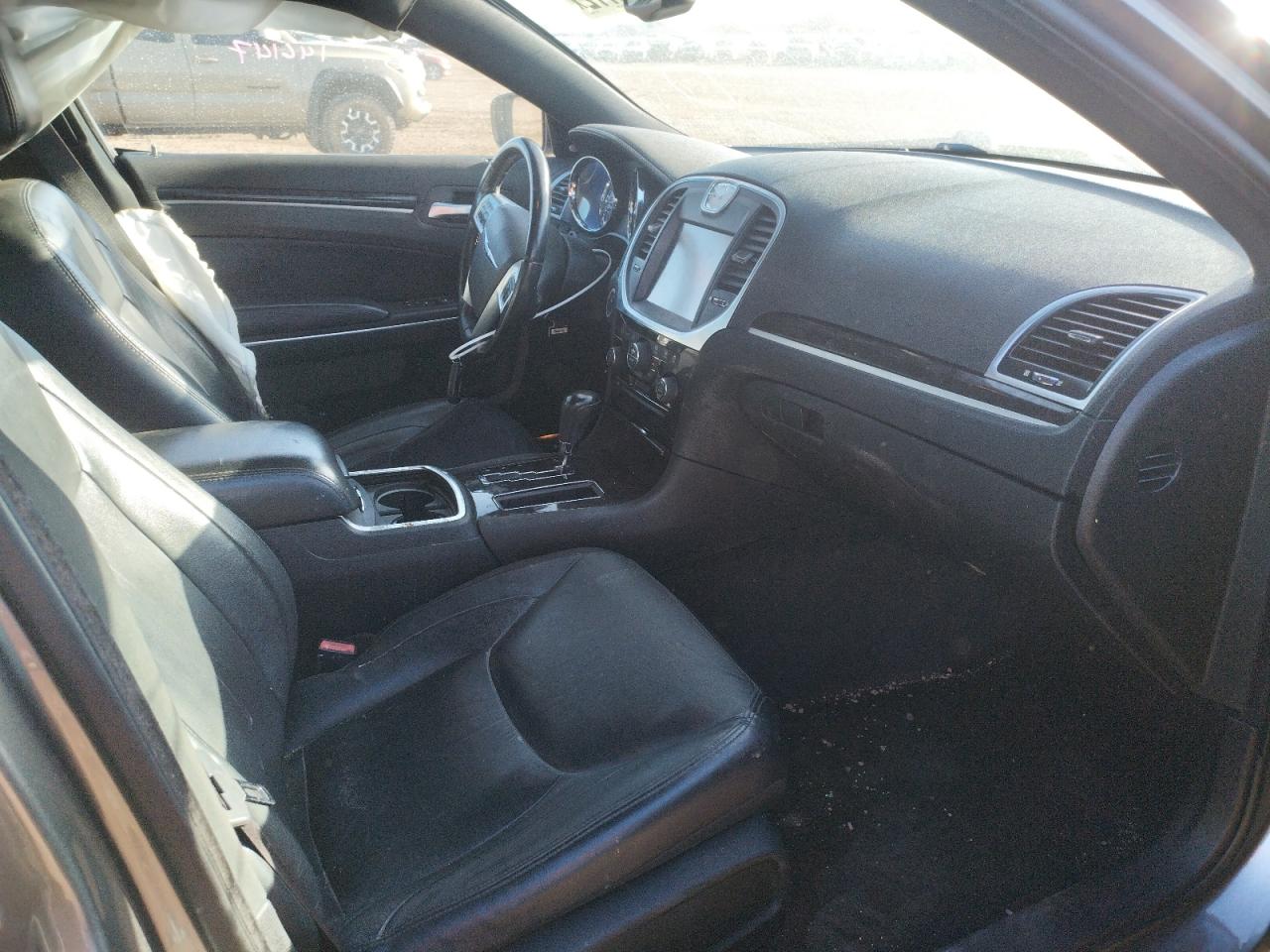 Photo 5 from auction – 2011 CHRYSLER 300 LIMITE with VIN 2C3CA5CG5BH585323
