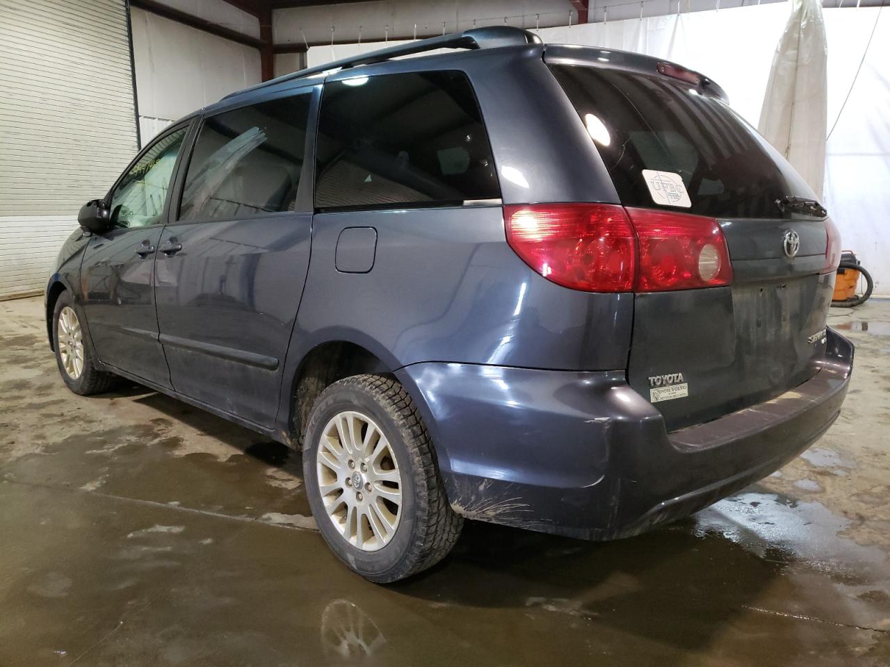Photo 3 from auction – 2007 TOYOTA SIENNA LE with VIN 5TDBK23C17S003176