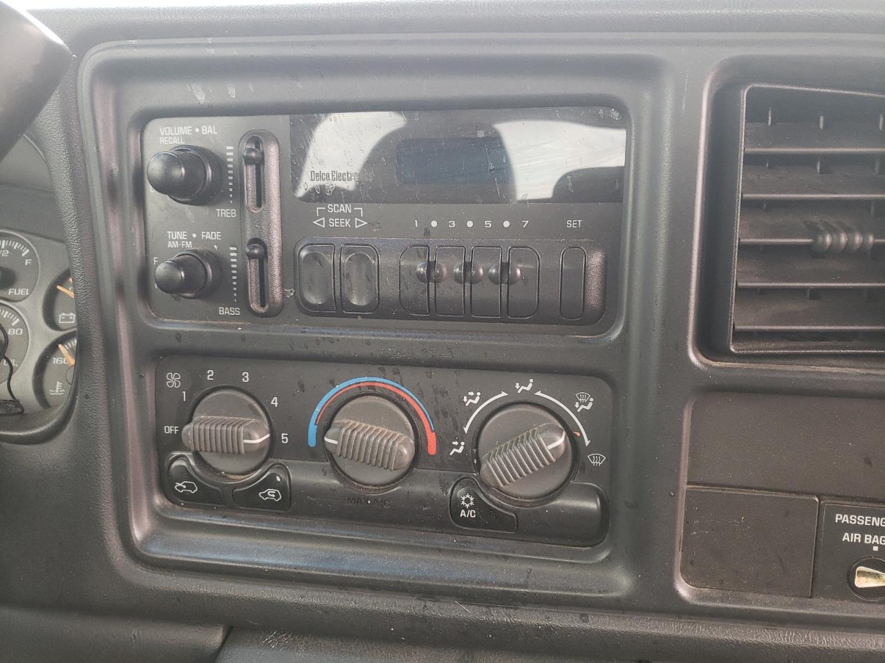 Photo 9 from auction – 2002 CHEVROLET SILVERADO with VIN 1GCHK29U22E263594
