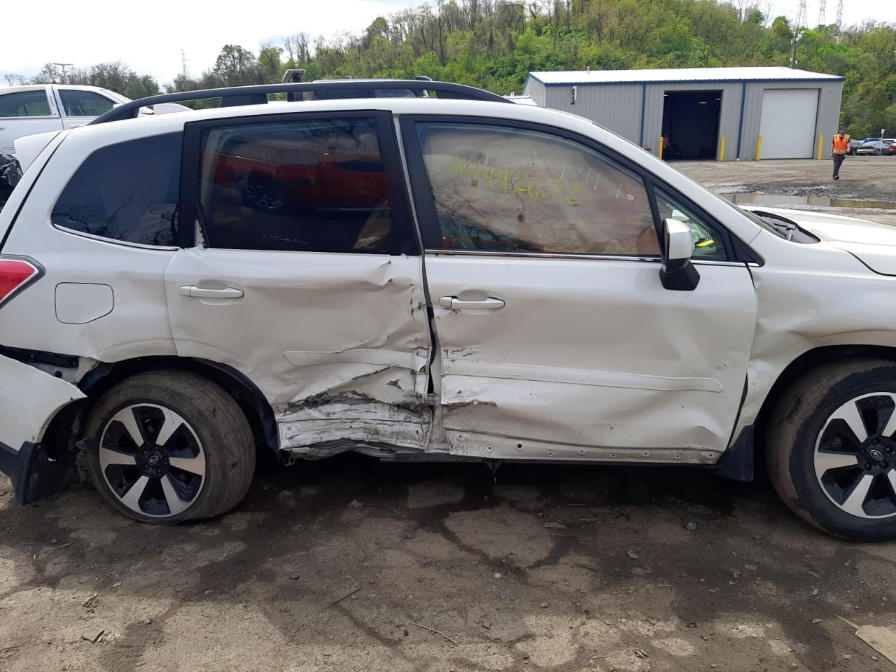 Photo 9 from auction – 2017 SUBARU FORESTER 2 with VIN JF2SJARC8HH484328