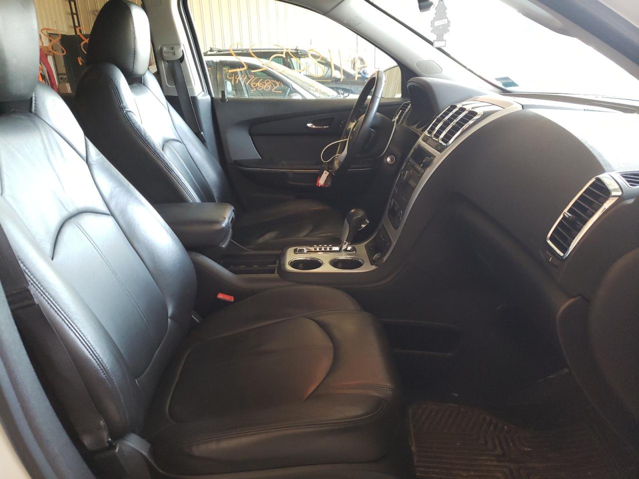 Photo 5 from auction – 2012 GMC ACADIA SLT with VIN 1GKKVRED0CJ190279