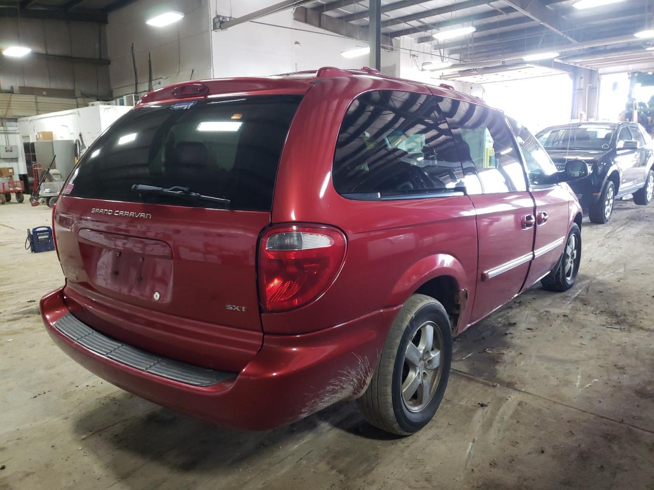 Photo 4 from auction – 2004 DODGE GRAND CARA with VIN 2D4GP44L94R592972