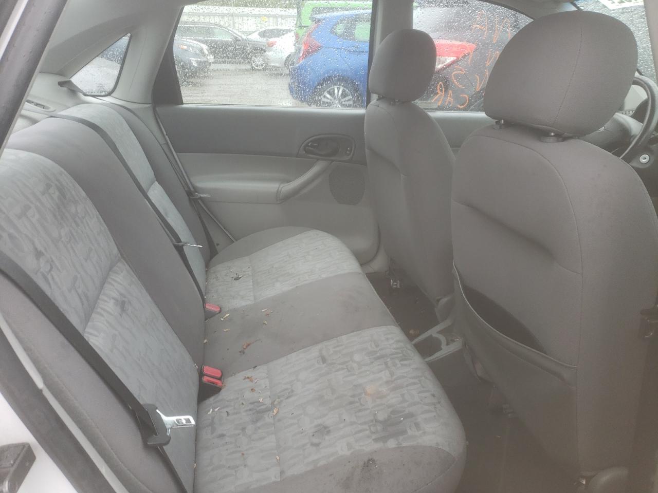Photo 6 from auction – 2005 FORD FOCUS ZX4 with VIN 1FAFP34N35W289978