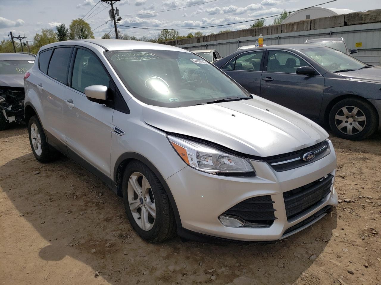 FORD ESCAPE SE 2015 with VIN 1FMCU9G97FUB67589 - Photo from auction