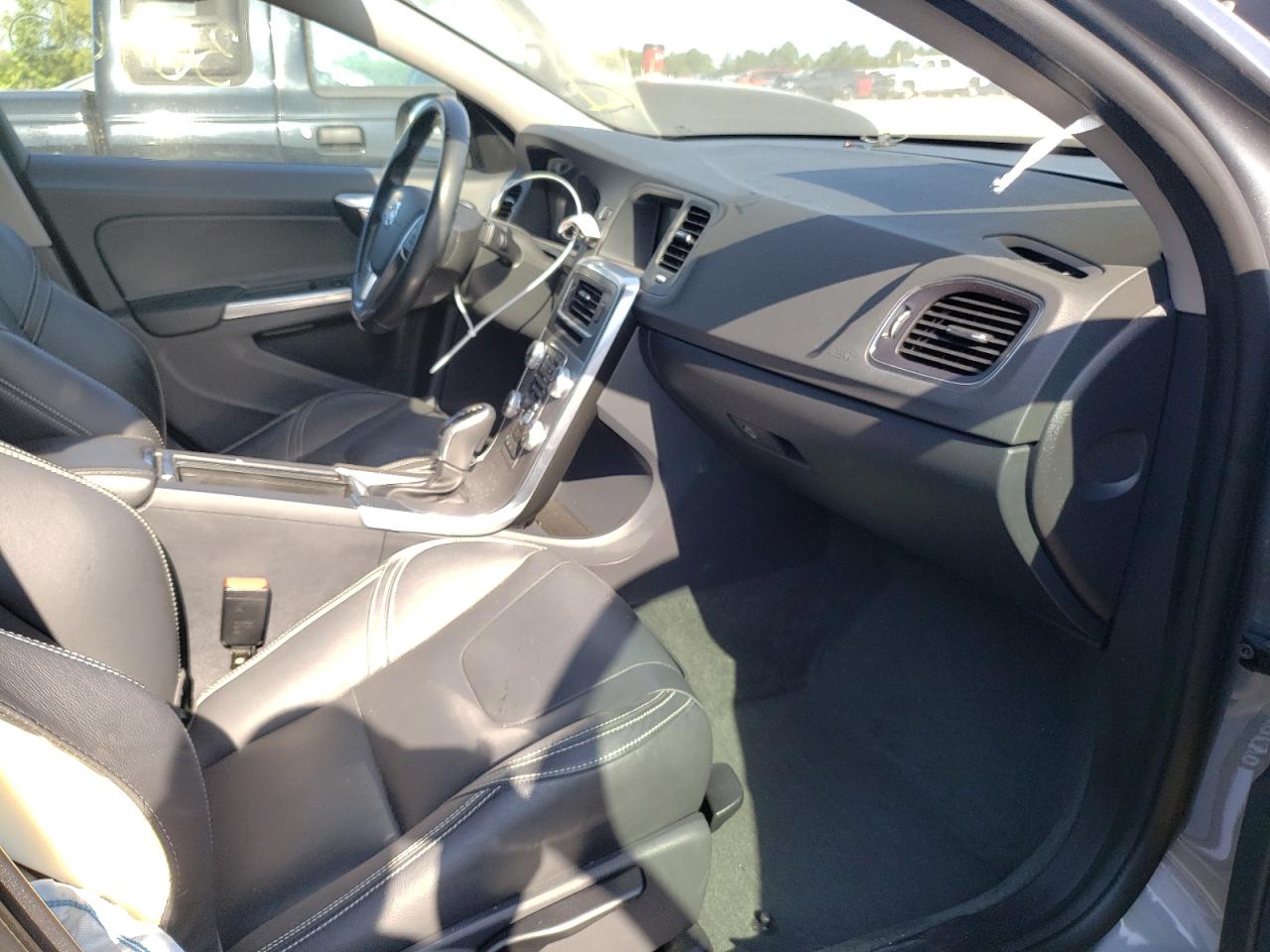 Photo 5 from auction – 2018 VOLVO S60 DYNAMI with VIN YV140MTL6J2451979