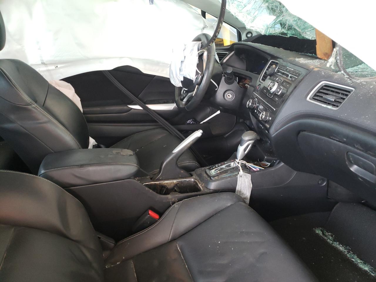 Photo 5 from auction – 2013 VOLKSWAGEN PASSAT S with VIN 1VWAP7A39DC106952