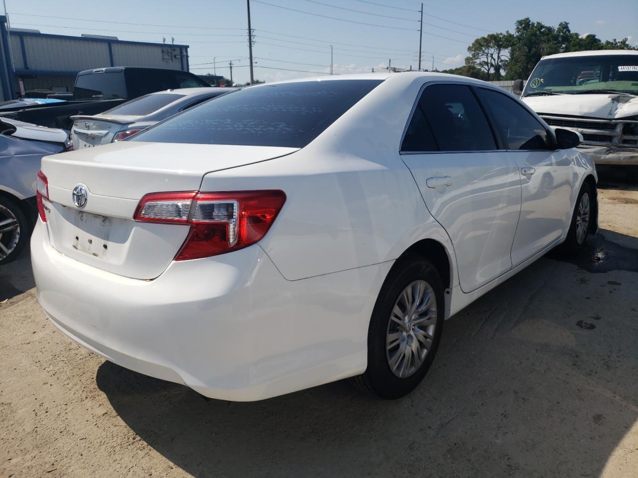 Photo 4 from auction – 2014 TOYOTA CAMRY L with VIN 4T1BF1FK4EU863532