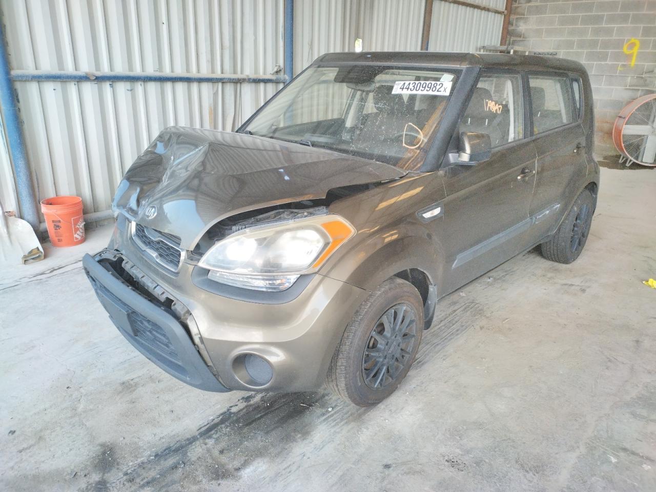 Photo 2 from auction – 2013 KIA SOUL with VIN KNDJT2A5XD7562454