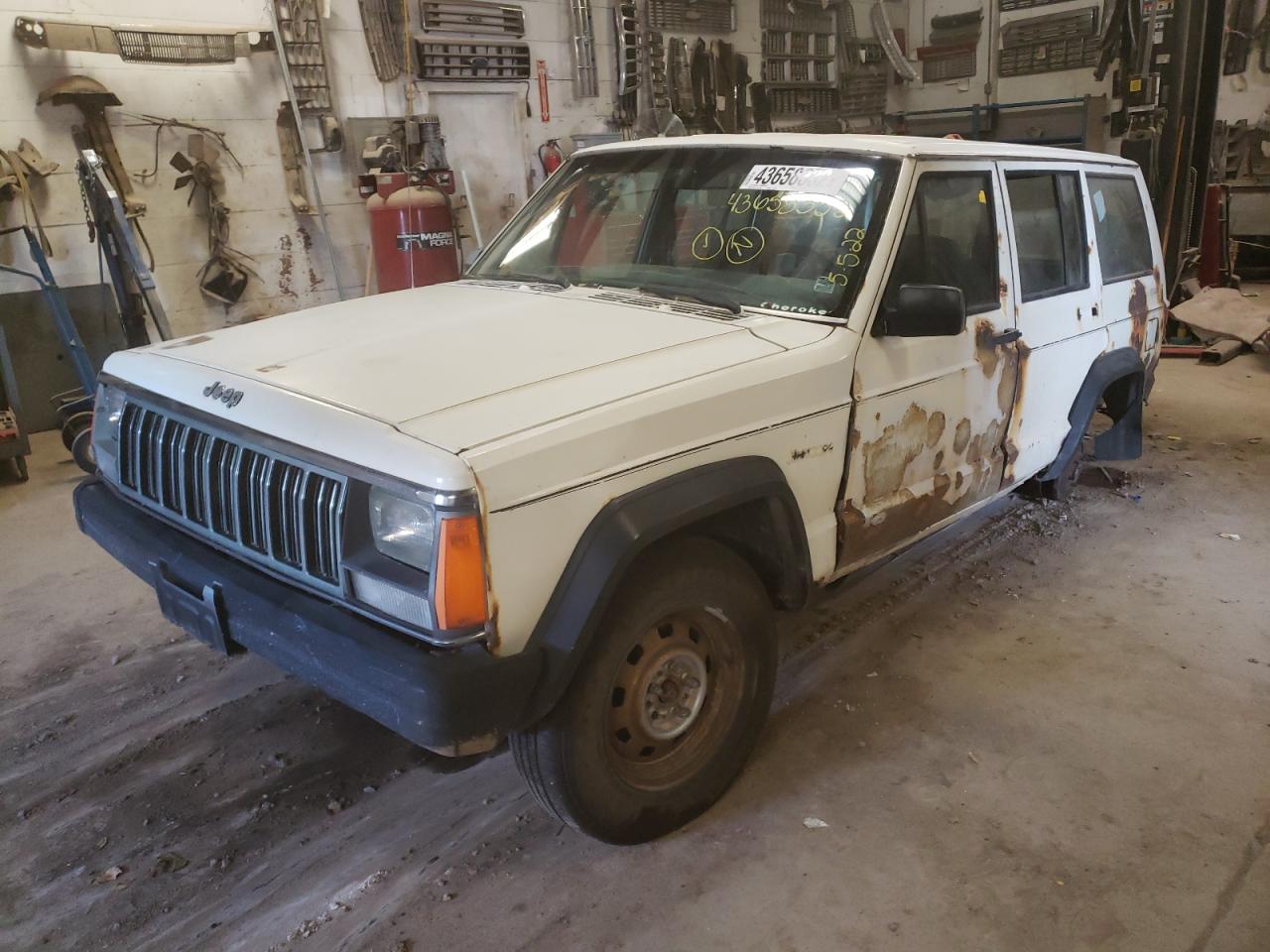 Photo 2 from auction – 1987 JEEP CHEROKEE with VIN 1JCHX7815HT003005