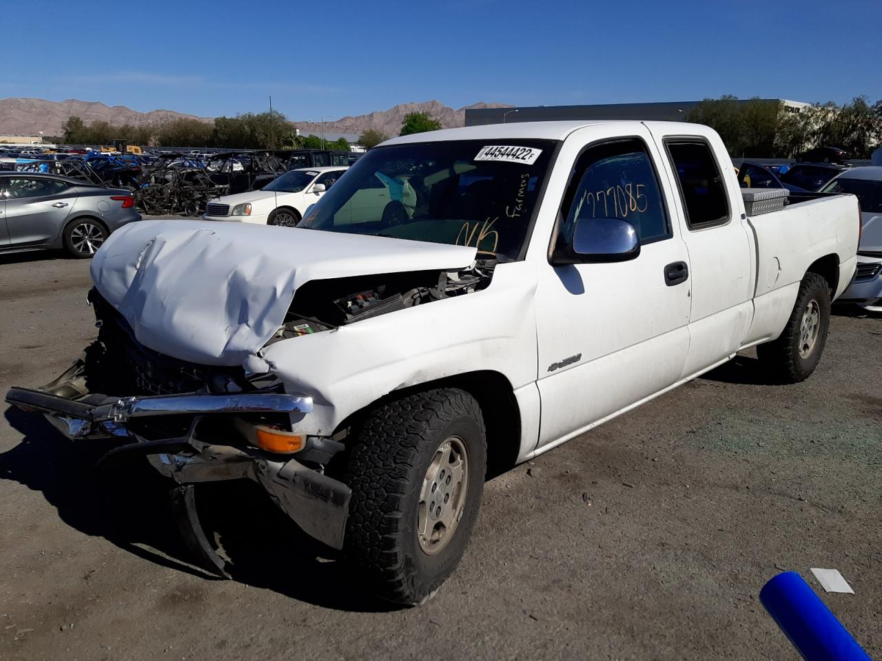 Photo 2 from auction – 2002 CHEVROLET SILVERADO with VIN 1GCEC19V92Z105524