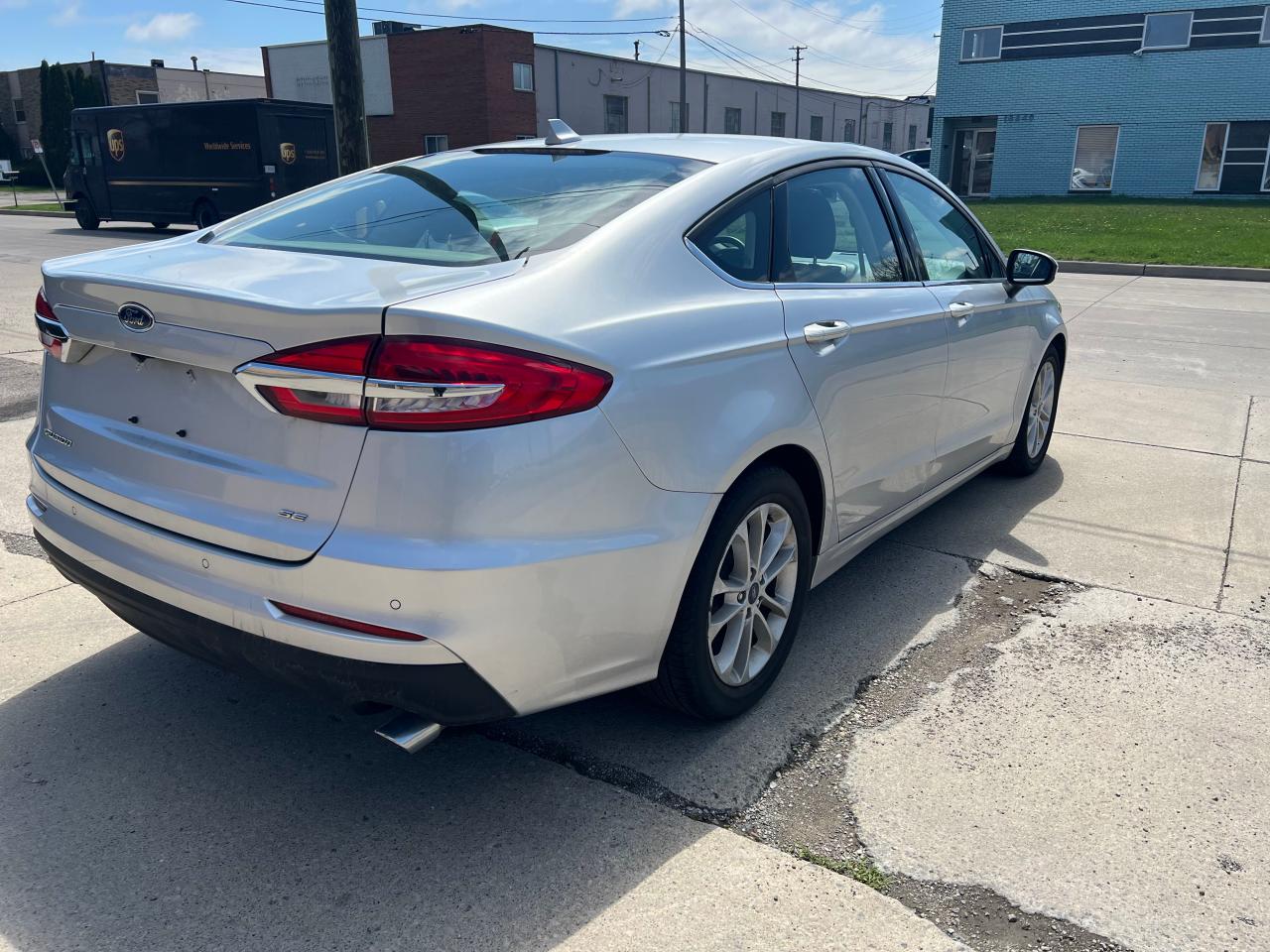 Photo 4 from auction – 2019 FORD FUSION SE with VIN 3FA6P0HD6KR143055