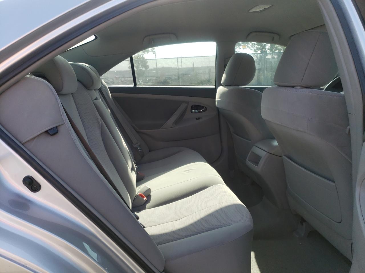 Photo 6 from auction – 2011 TOYOTA CAMRY SE with VIN 4T1BK3EK3BU621237