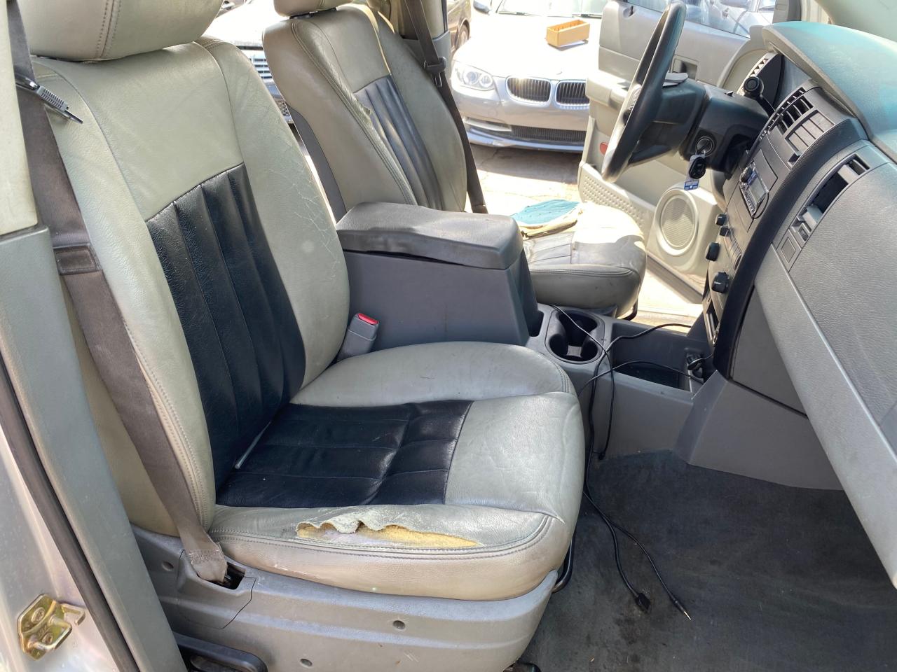Photo 5 from auction – 2005 DODGE DURANGO ST with VIN 1D4HD38K15F588691
