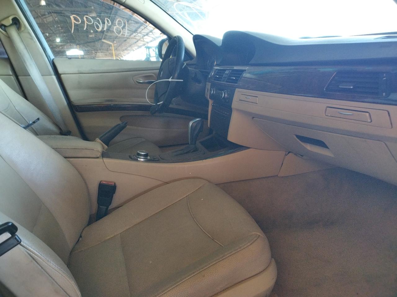 Photo 5 from auction – 2010 BMW 328 I with VIN WBAPH7G57ANM51977