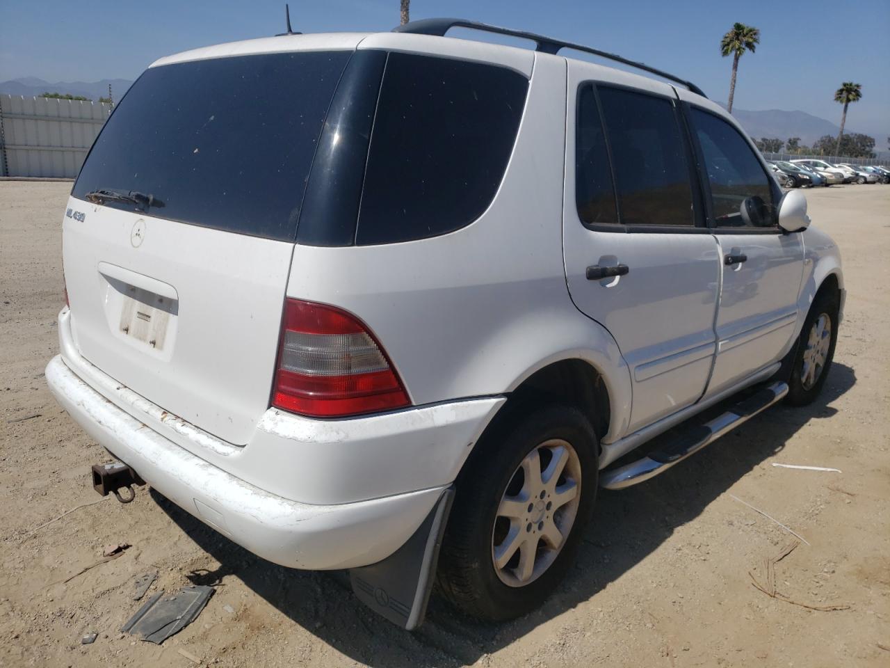 Photo 4 from auction – 2000 MERCEDES-BENZ ML 430 with VIN 4JGAB72E4YA192394