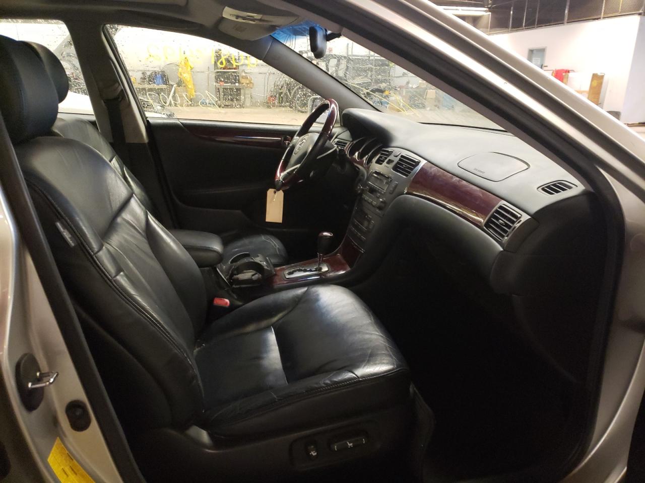 Photo 5 from auction – 2004 LEXUS ES 330 with VIN JTHBA30G740023266