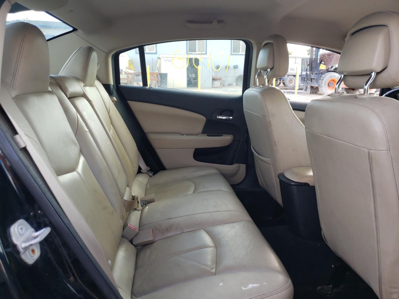 Photo 6 from auction – 2011 CHRYSLER 200 with VIN 1C3BC2FB2BN601442