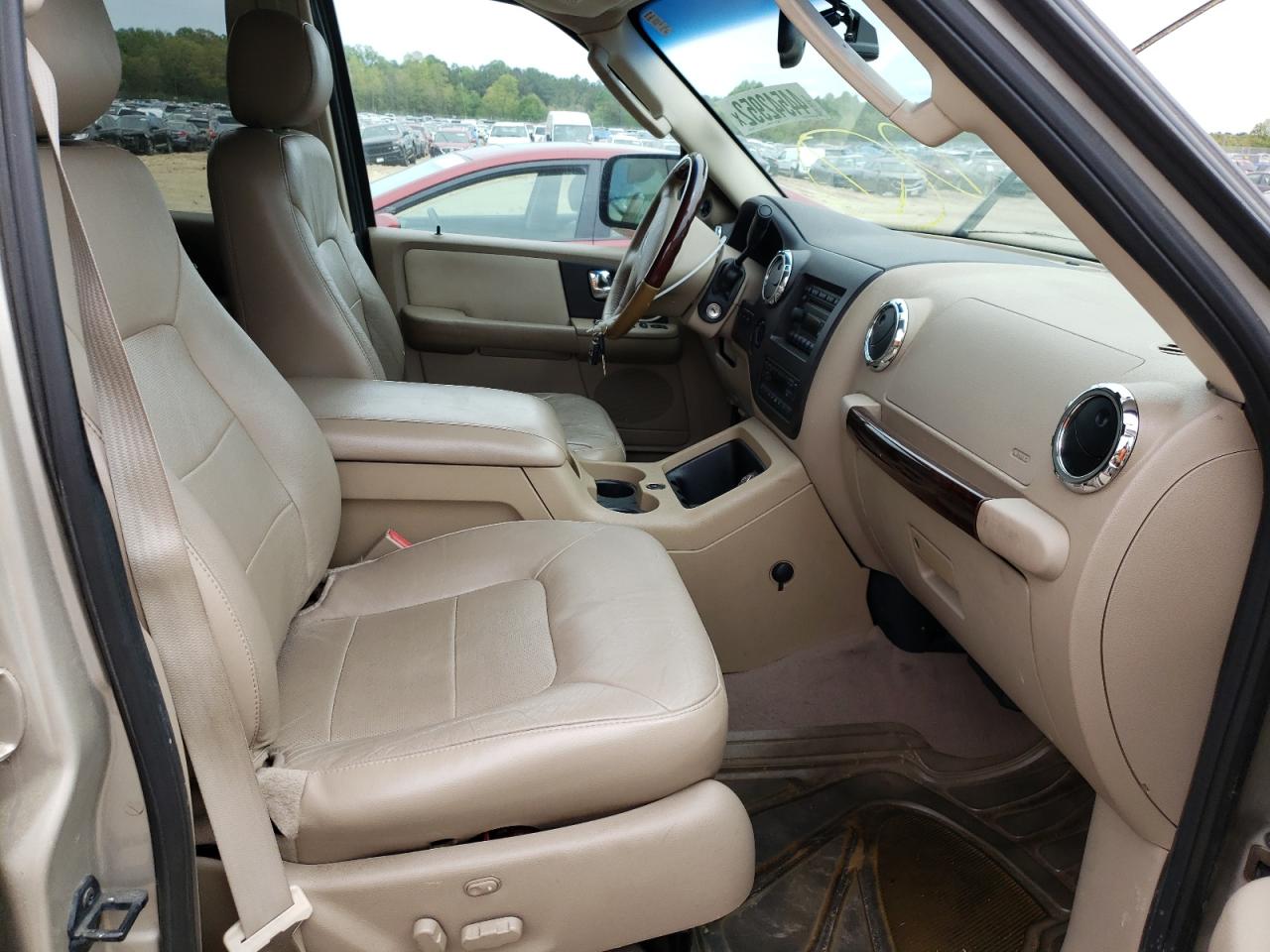 Photo 5 from auction – 2005 FORD EXPEDITION with VIN 1FMFU20565LA94280