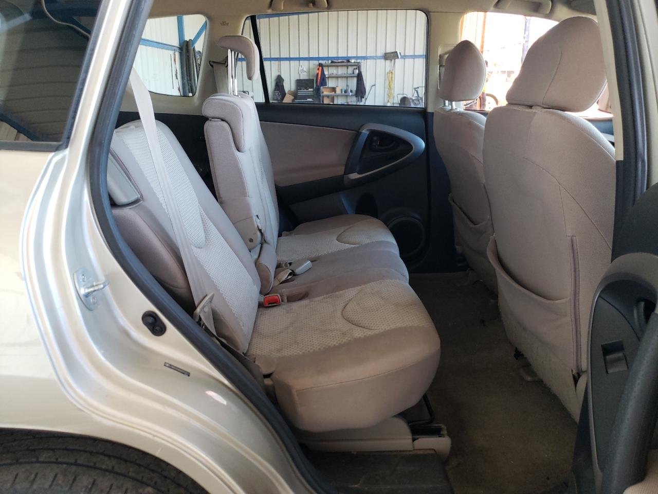 Photo 6 from auction – 2006 TOYOTA RAV4 with VIN JTMZD35V065023971