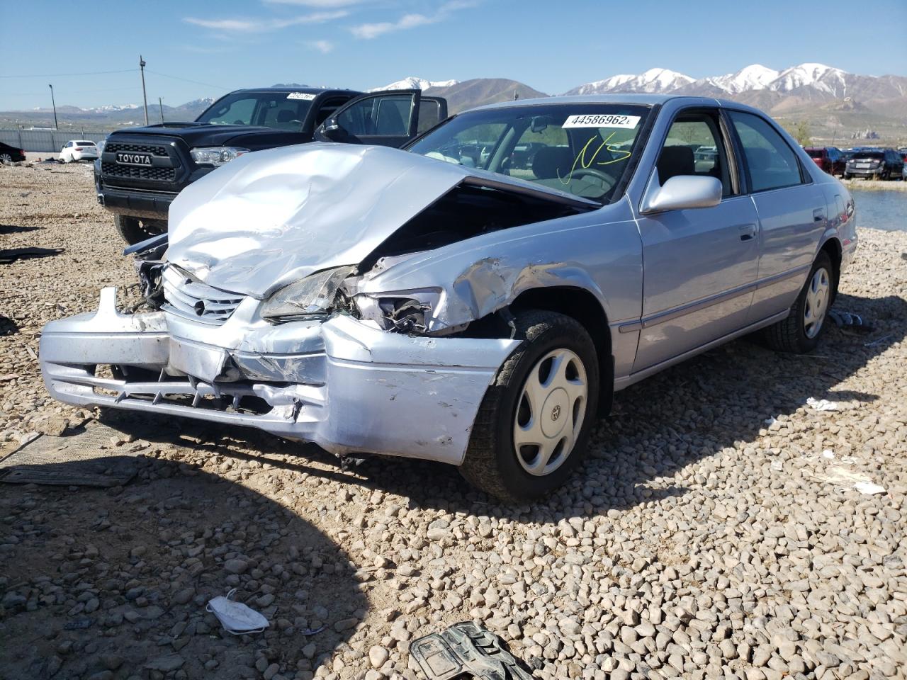 Photo 2 from auction – 1998 TOYOTA CAMRY CE with VIN JT2BF22K8W0105551