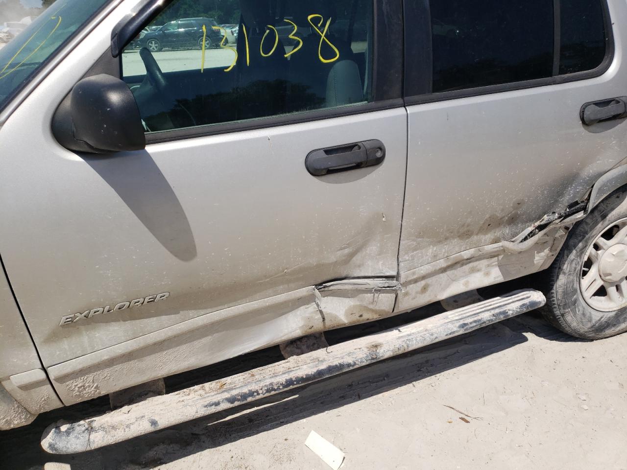 Photo 9 from auction – 2002 FORD EXPLORER X with VIN 1FMZU72K12ZC90519