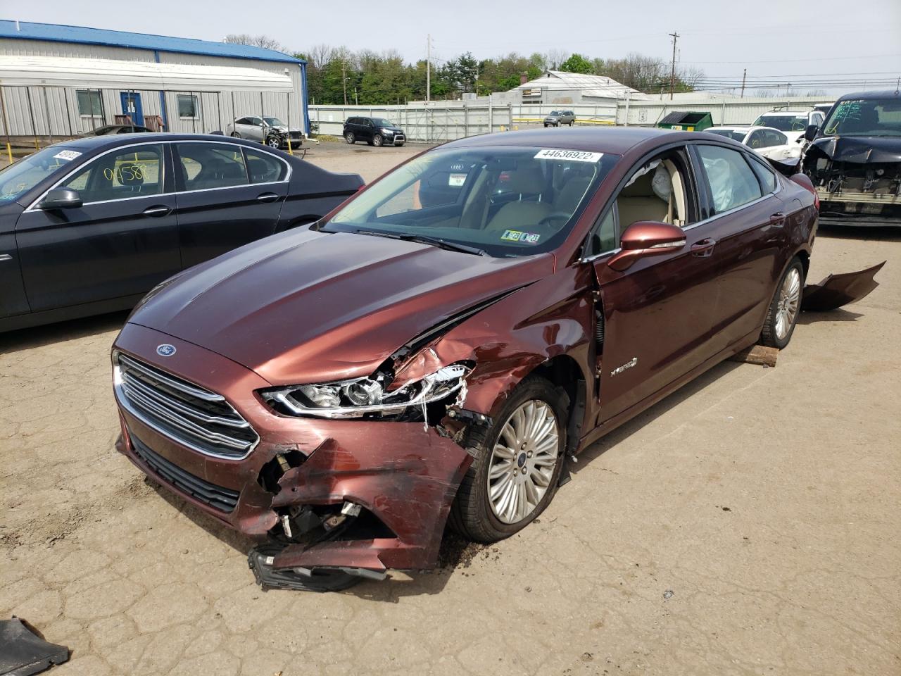 Photo 2 from auction – 2016 FORD FUSION SE with VIN 3FA6P0LU2GR242941
