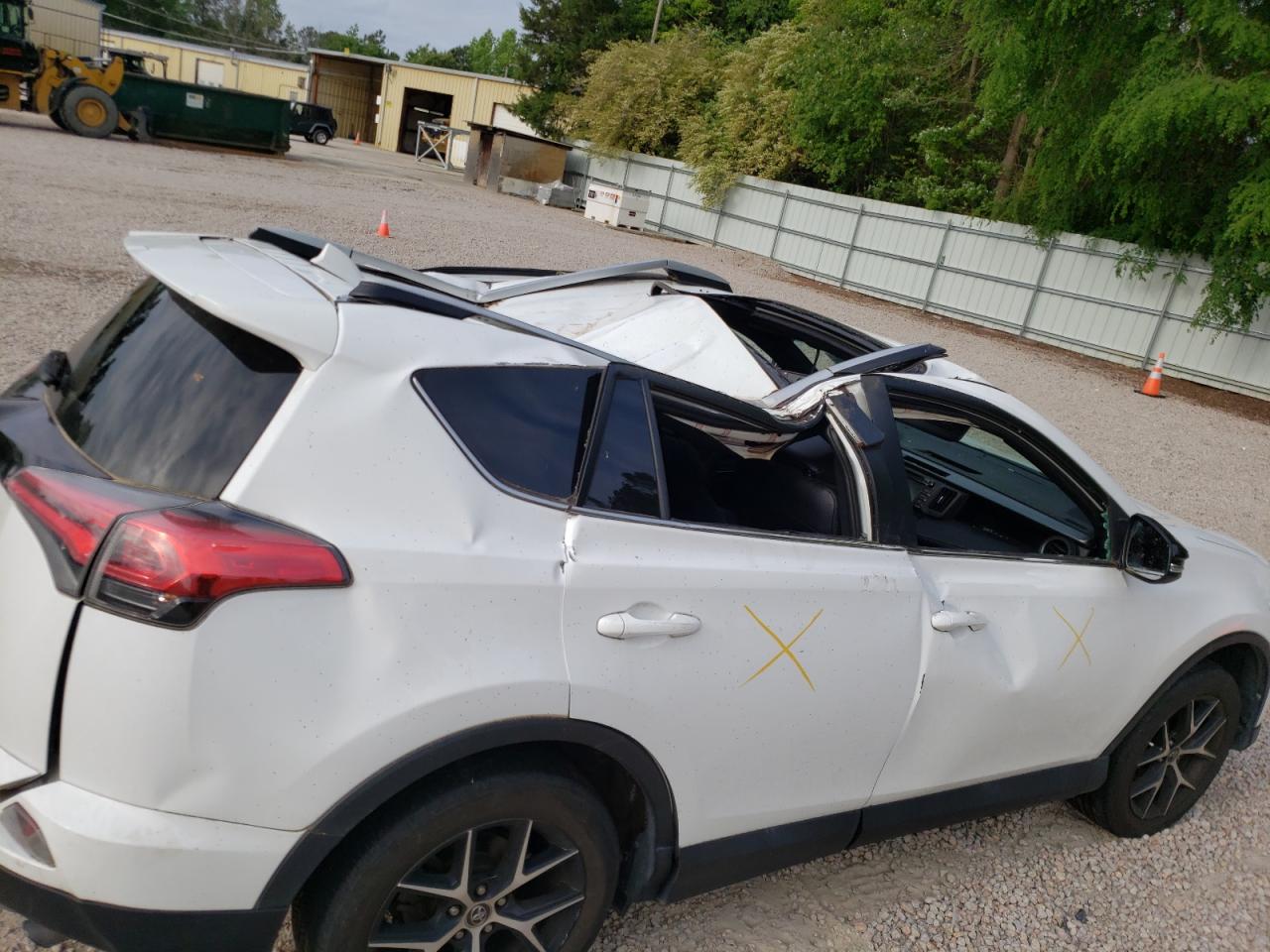 Photo 9 from auction – 2016 TOYOTA RAV4 SE with VIN 2T3NFREV5GW310390