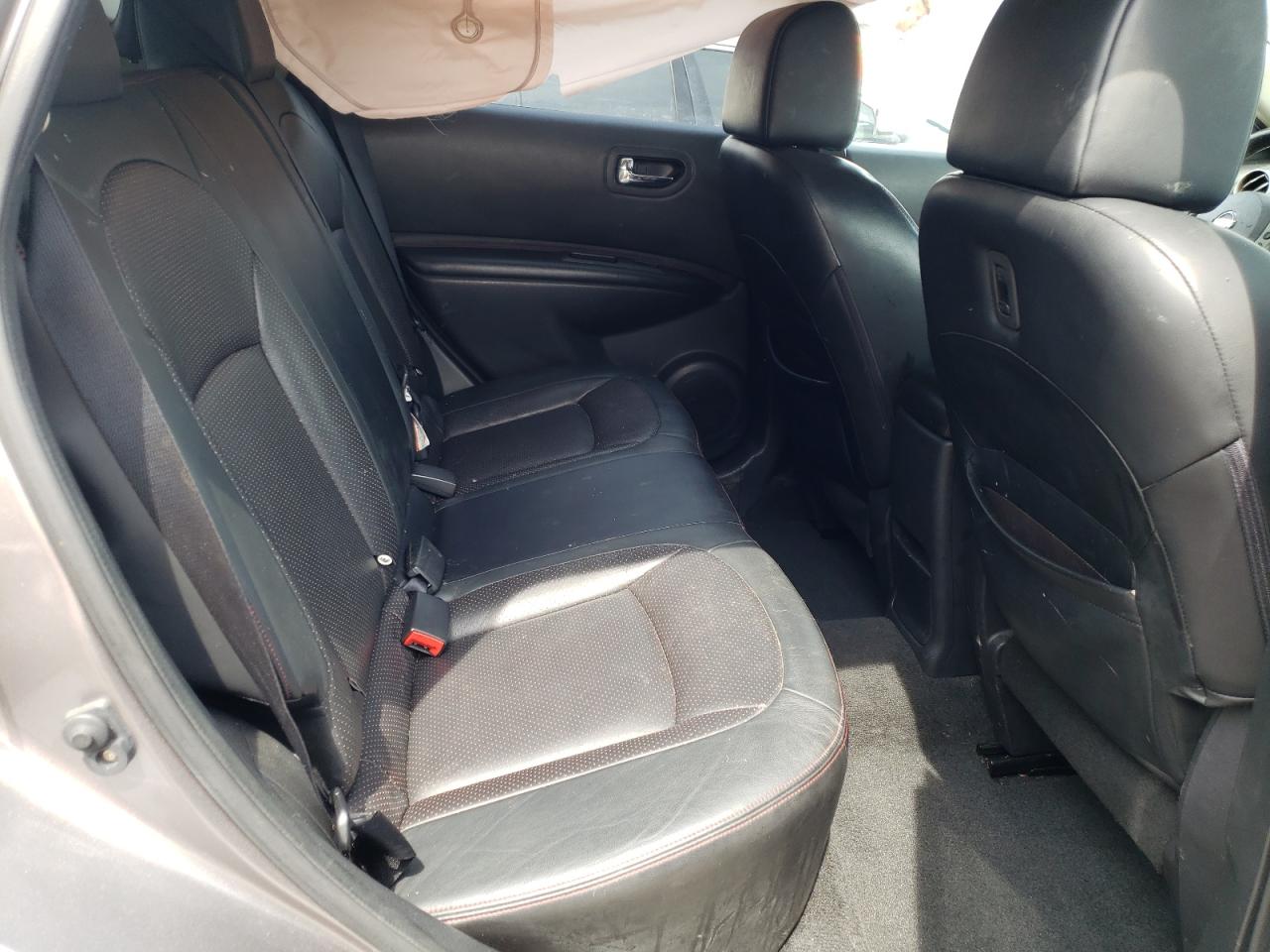 Photo 6 from auction – 2011 NISSAN ROGUE S with VIN JN8AS5MV6BW667502